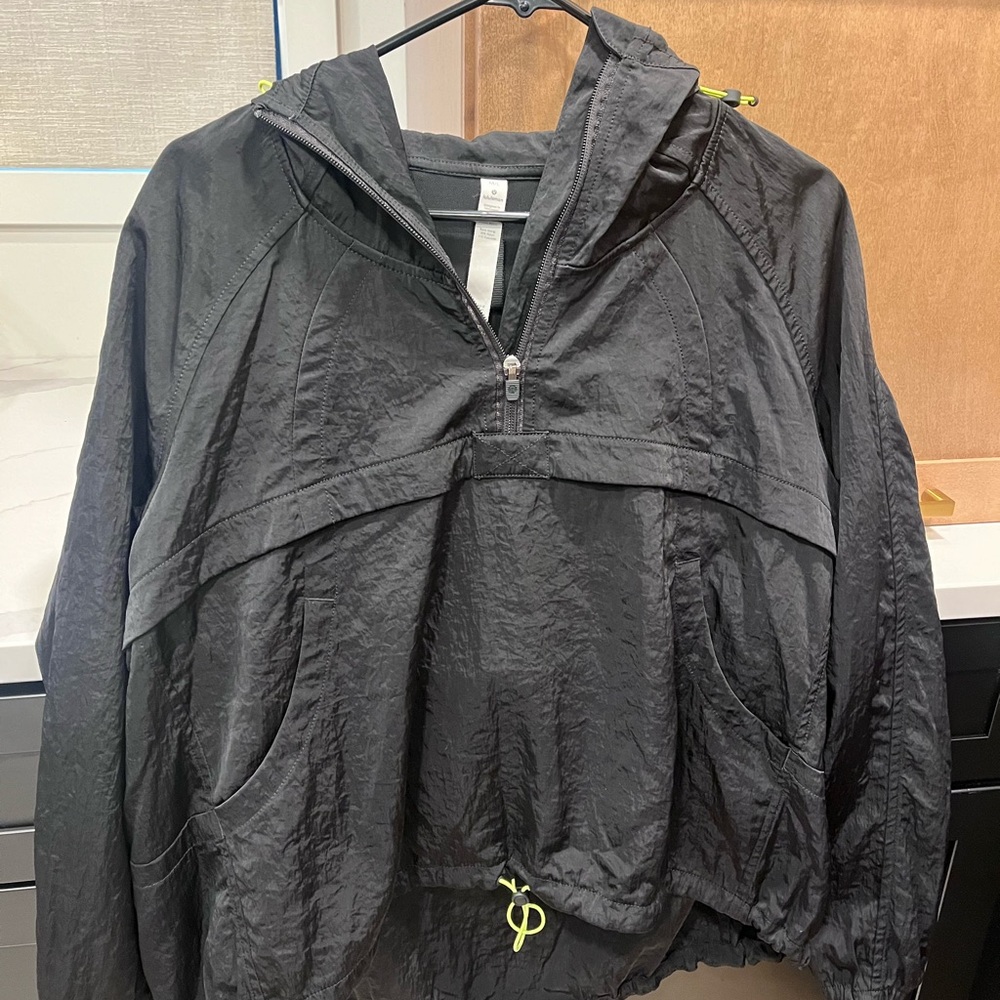 Lululemon wind breaker